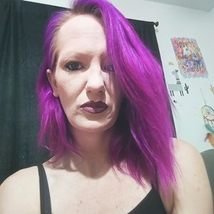 Meet your Posher, Rena